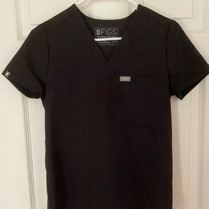 Figs Catarina Black Scrub Top